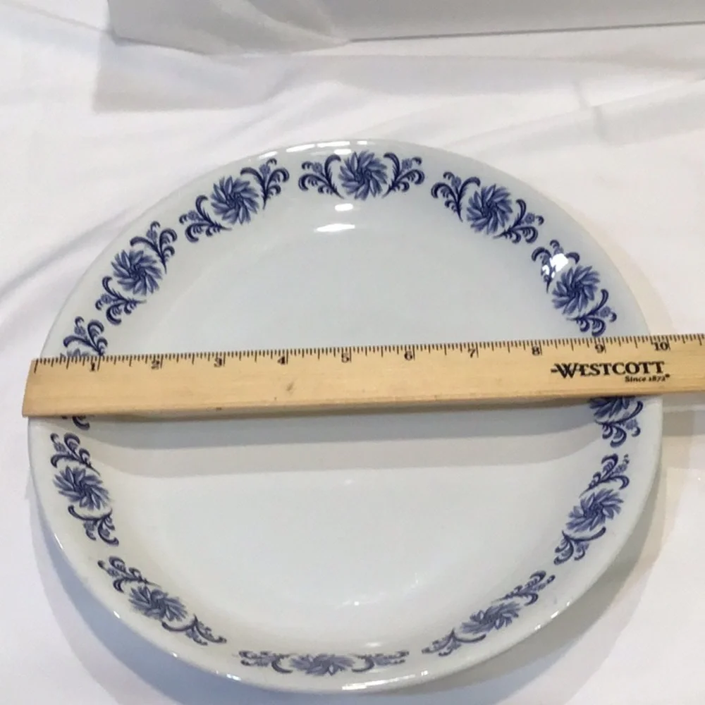 “Pinwheel” platter by Alfred Meakin, made in England.